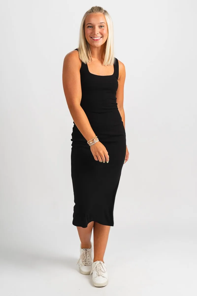 Scoop neck midi dress black